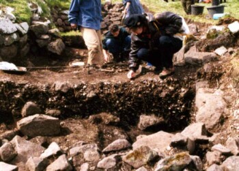 Dig in progress on the Shiants 2000 Dig in progress on the Shiants 2000