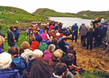 Visiting the chapel site on Eilean Chalum Cille in 1997 Group gathered in front of ruined building