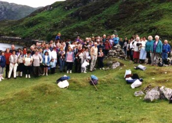 Our assembled group at Stiomreway Group standing near a cairn