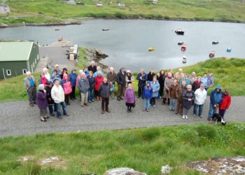 Group photo with Lemreway harbour in background