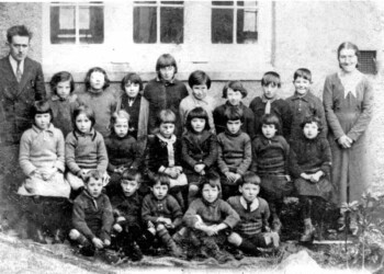 Cromore School 1934: Back Row l-r: Mr Maclennan, Headmaster; Marion Mackinnon, 6 Torostay; Rhoda Macaulay, 22 Cromore; Margaret Macleod, 21 Cromore; Christine Macdonald, 5 Torostay; Annie Macarthur, Mission House, Cromore; Mary Macleod, 28 Cromore; Donald Macleod, 26 Cromore; Angus Macleod, 11 Cromore; Mary Mackenzie, Crossbost, Teacher Second Row l-r: Catherine Macdonald, Torostay; Kate Macarthur, 10 Cromore; Bella M Macleod, 14 Cromore; Bella Macleod, 11 Cromore; Mary Bell Smith, 15 Cromore; Marion and Margaret Smith, 34 Caros, Cromore; Rhoda Morrison, 25 Cromore Front Row l-r: Kenneth Mackinnon, 6 Torostay; Neil Macleod, 14 Cromore; Calum Macarthur, Mission House, Cromore; Murdo Macdonald, 23 Cromore Class photo Cromore School 1934